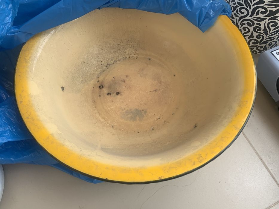 Продается старый металлический тазик