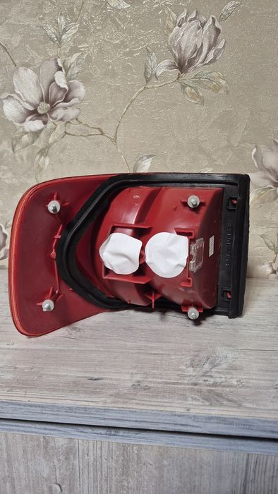 Задний поворотник ауди 80 В4