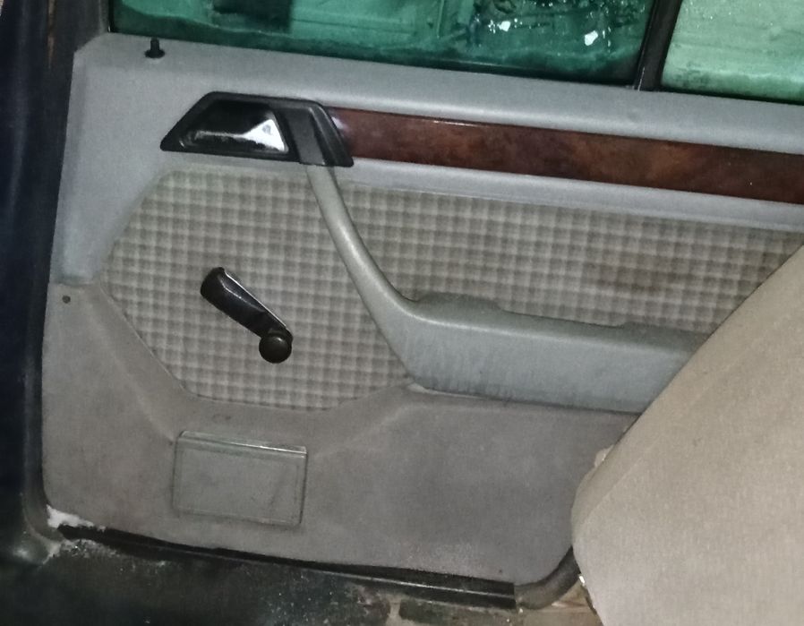 Продам запчасти Мерс124