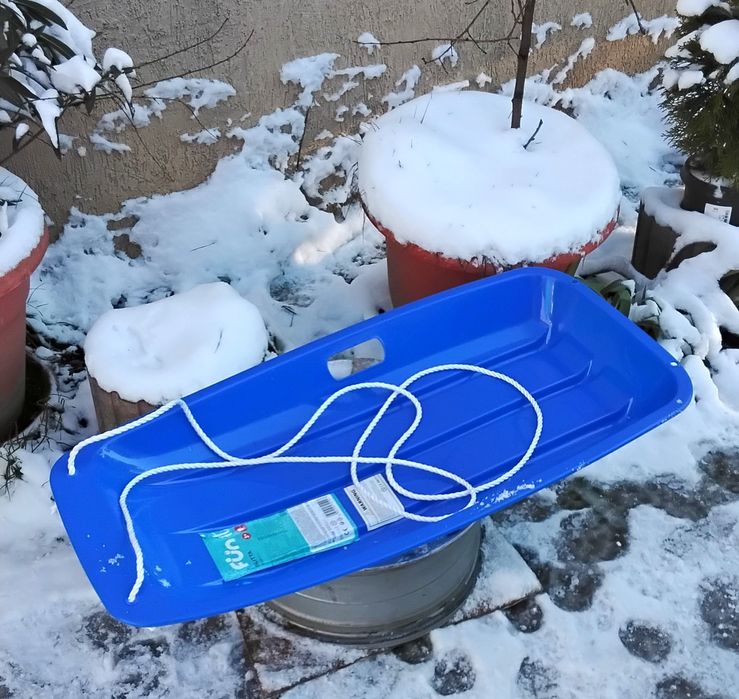 Sanie plastic pentru copii + 3 ANI Maxim 60 Kg - 100 Lei