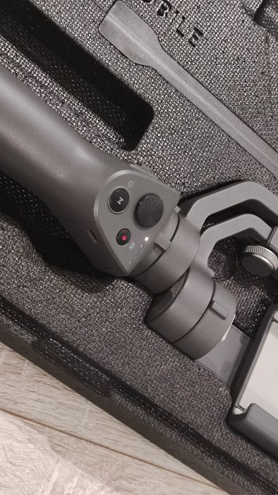 Электронный стабилизатор для телефона dji osmo mobile