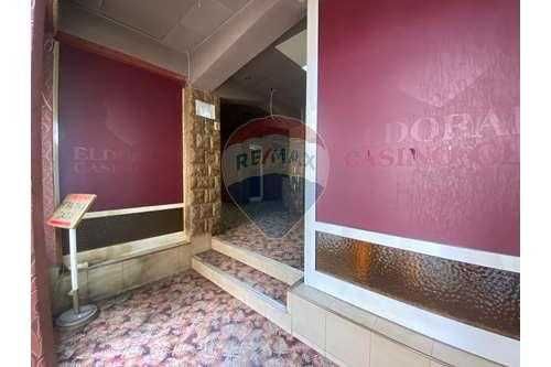 Дава се под наем Магазин в Шумен, Център - 94 кв.м за 1377 € - Снимка #1