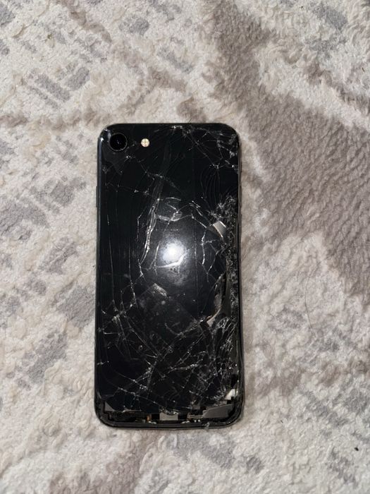 На запчасти Iphone 8 128gb