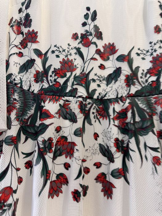 Нарядное нежное платье