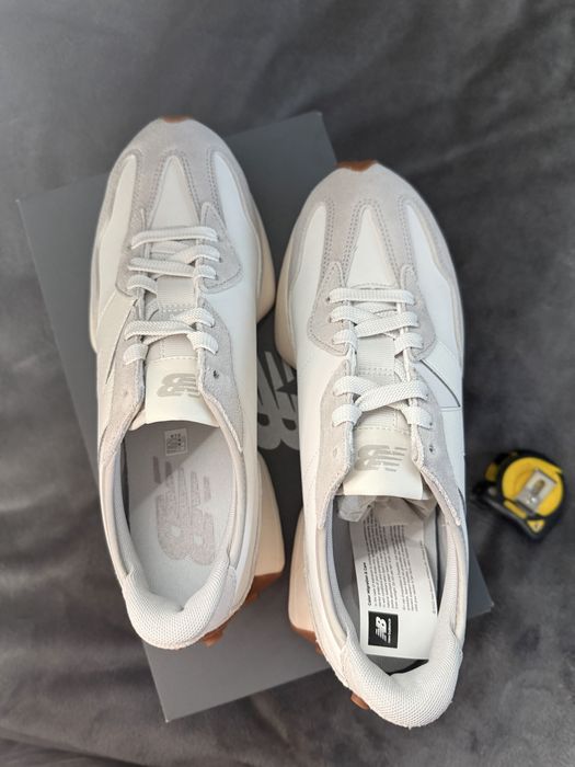 New Balance 327 culoare alb piele marimea 40 noi originali la cutie