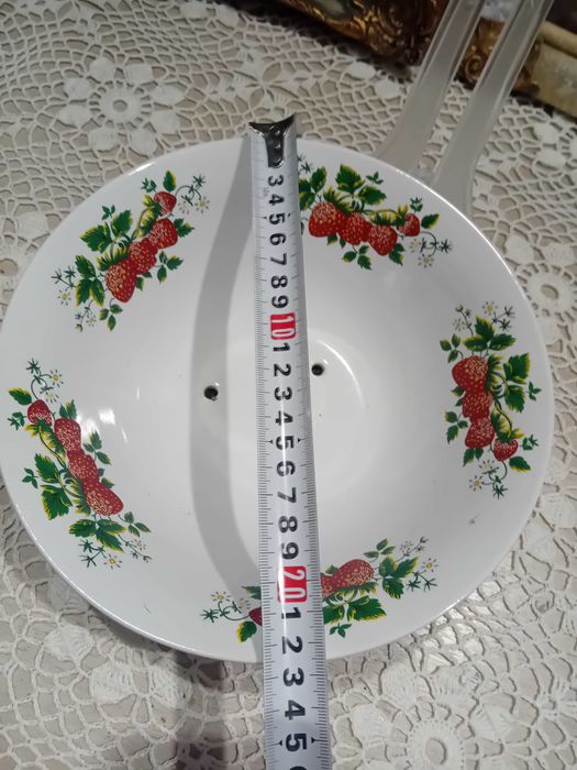 Порцелан с ягоди