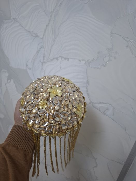 Жулен, Диадема, Карона, Абадок