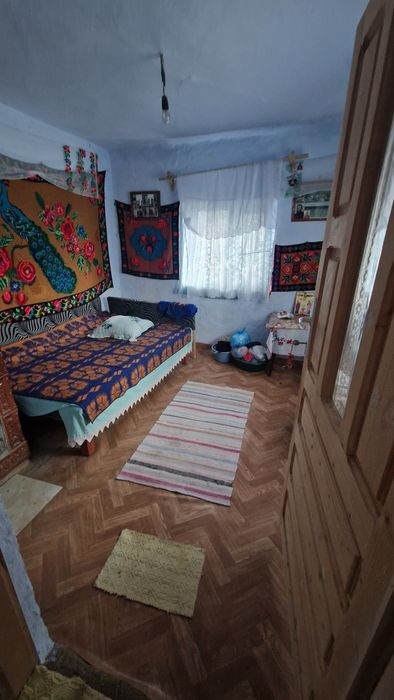 Casa batraneasca 60m.p.  caramida si teren 2185m.p. Stoicăneşti-Olt