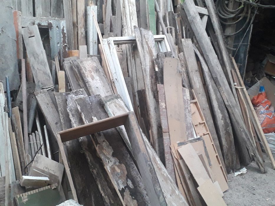 Дрова, доски , дсп куски.