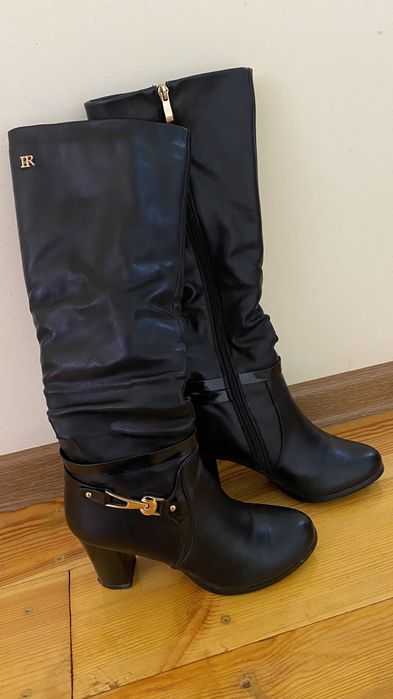 Женские сапоги