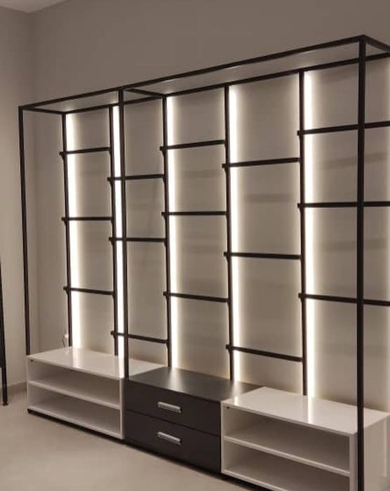 Проектиране и цялосно оборудва за бутици  и магазини.