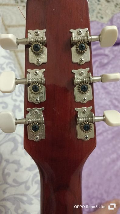 Продам гитару в хорошем состоянии