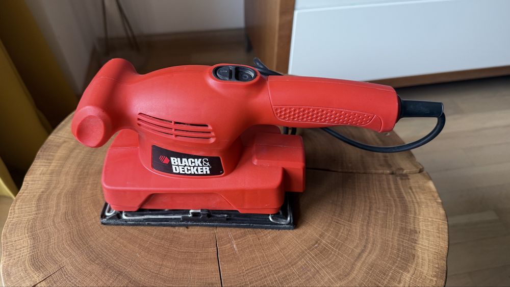 Slefuitor cu vibratii Black and Decker KA300