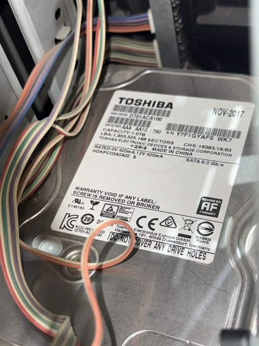 Kompyuter sotiladi настольный компьютер