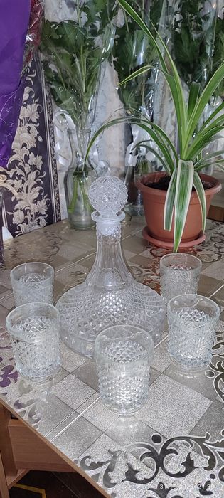 Графин и 5 стаканов