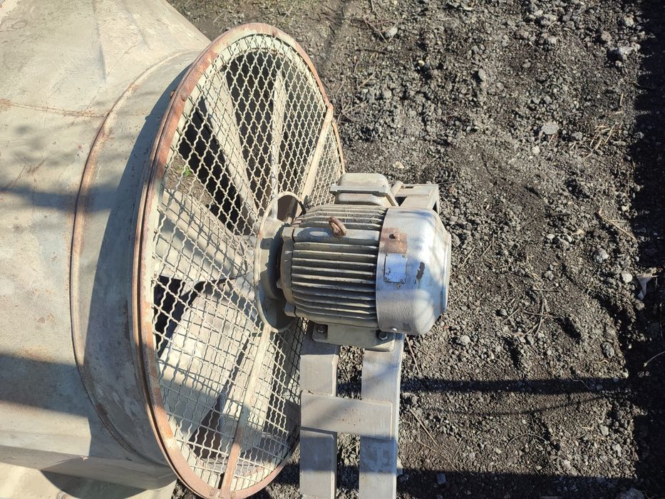 Продавам индустриален вентилатор Ø900мм 5.5kW 380V – Немски EHD PG900