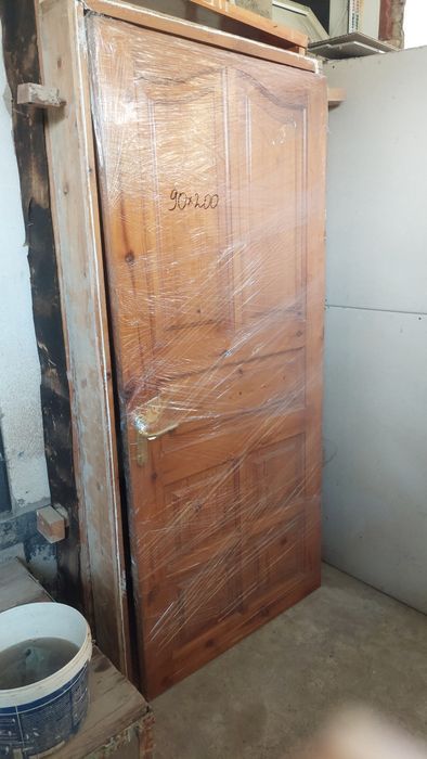 Продам двери бу дерево