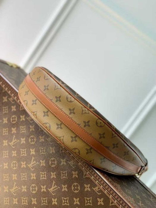 Дамска чанта louis vuitton Loop Hobo