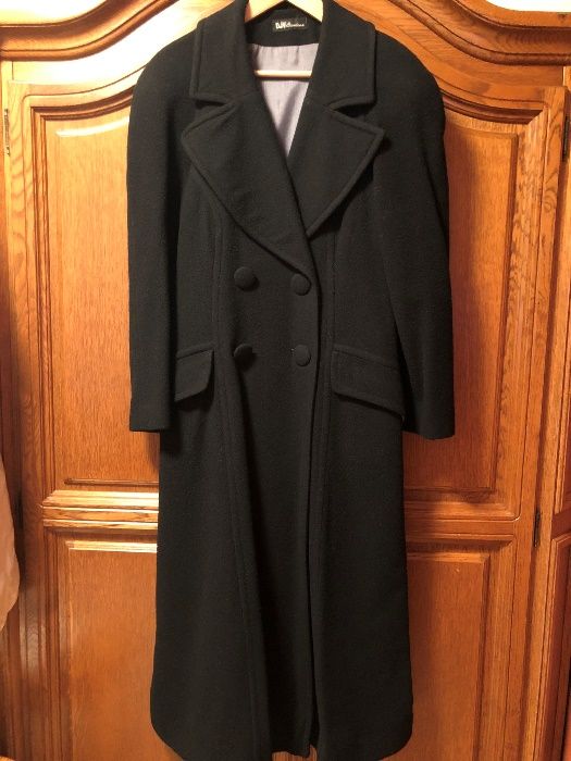 Palton negru, dame