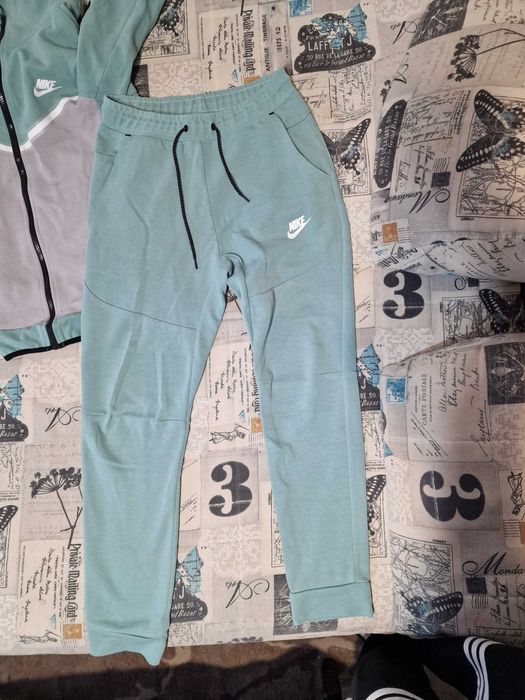 Оригинален Nike Tech Fleece екип