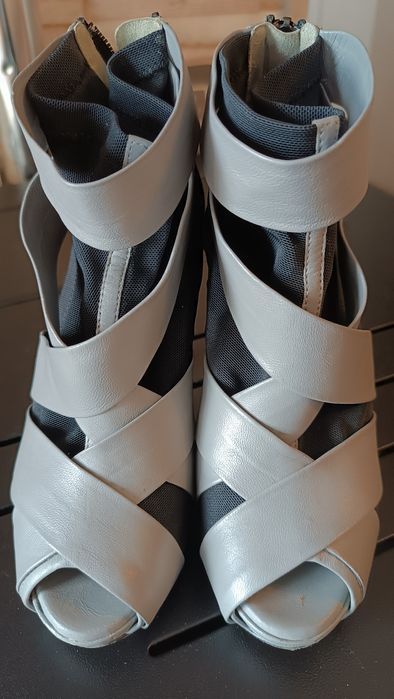 Елегантни обувки на Cristhelen B