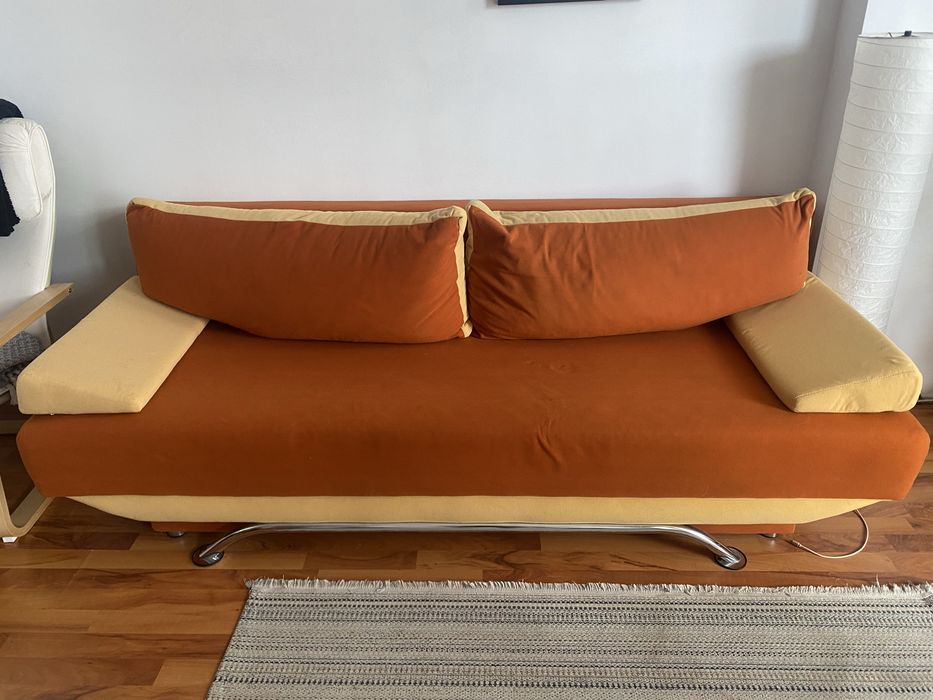 Canapea extensibila cu lada de depozitare