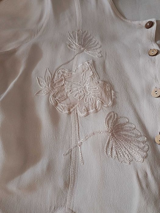 Элегантный очень красивый костюм