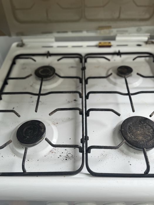 Продам газовую плиту