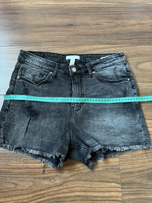 Pantaloni scurti HM 42