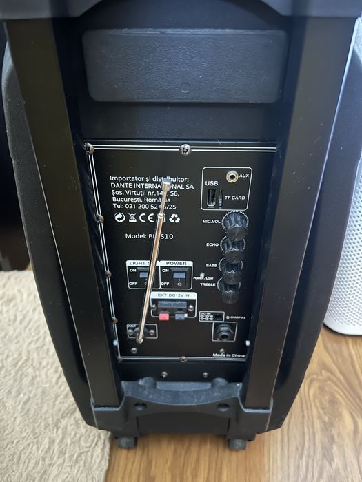 Boxa Portabila ( Bluetooth, Microfon)