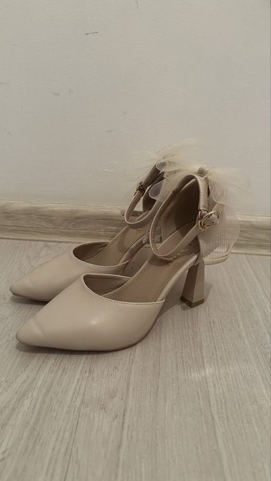 Туфли с бабочками, почти новые