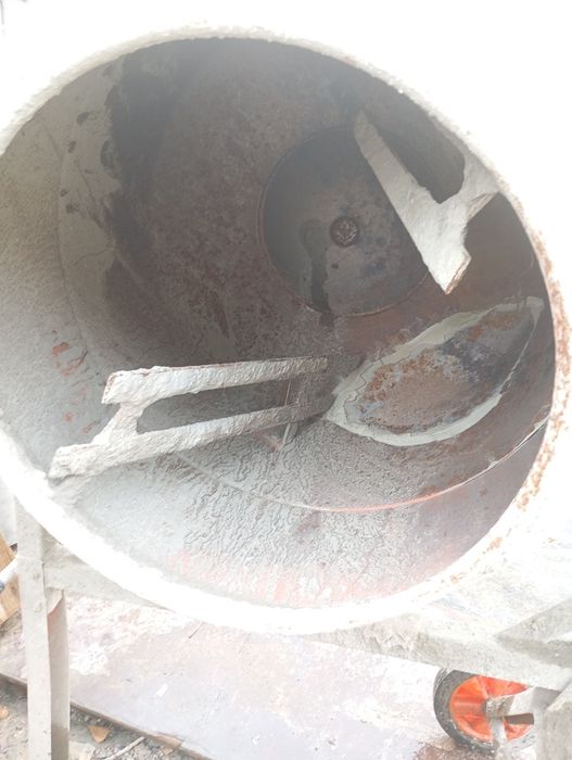 Продам бетономешалку