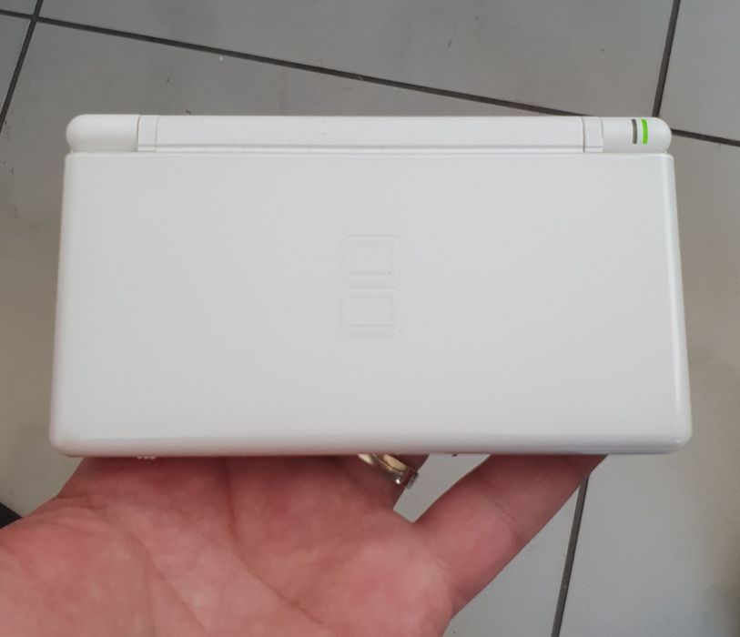 Nintendo DS lite