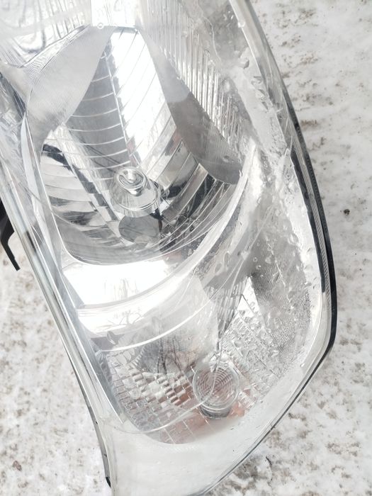 Продам правую фару Шевроле