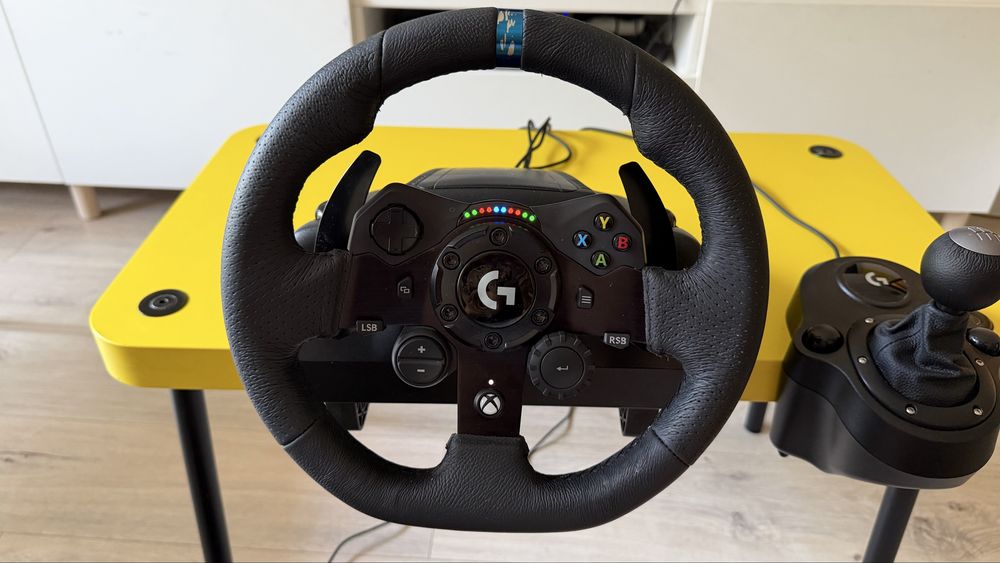 Logitech G923 TrueForce + Shifter за Xbox и PC, пълен комплект