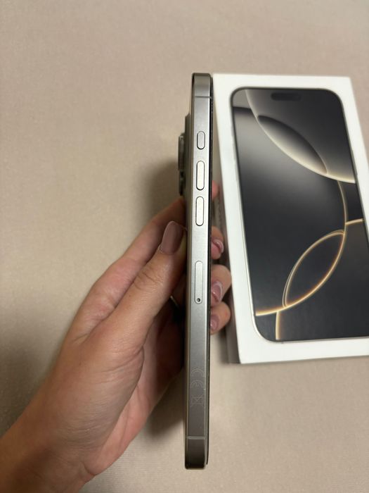 Продавам iPhone 16 Pro Max – КАТО НОВ!