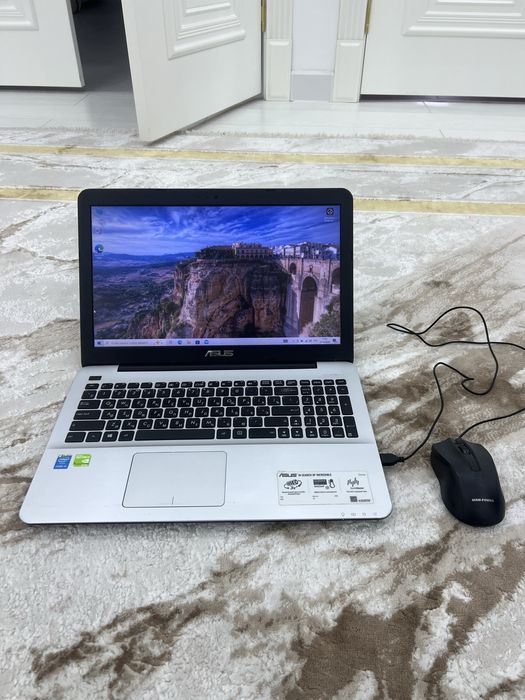 Срочно продаю ноутбук asus i5