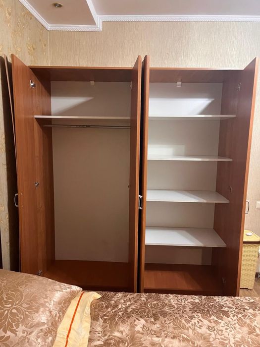 Продам шкаф большой