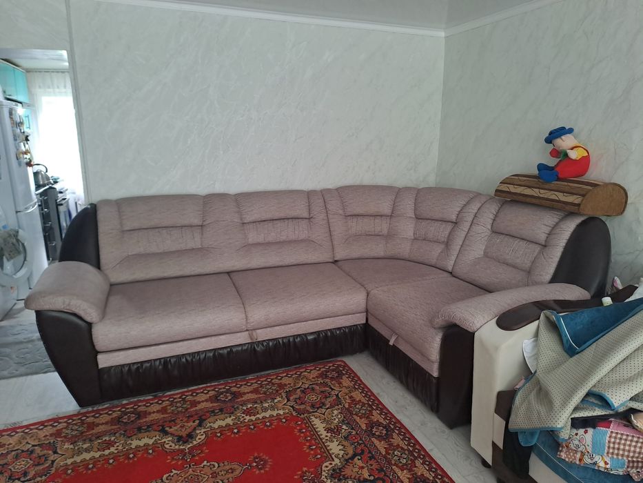 Продам диван угловой