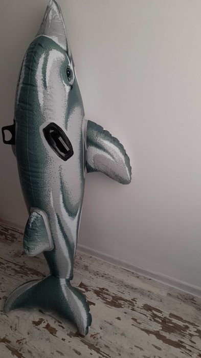 Надуваем делфин за плаж или басеин