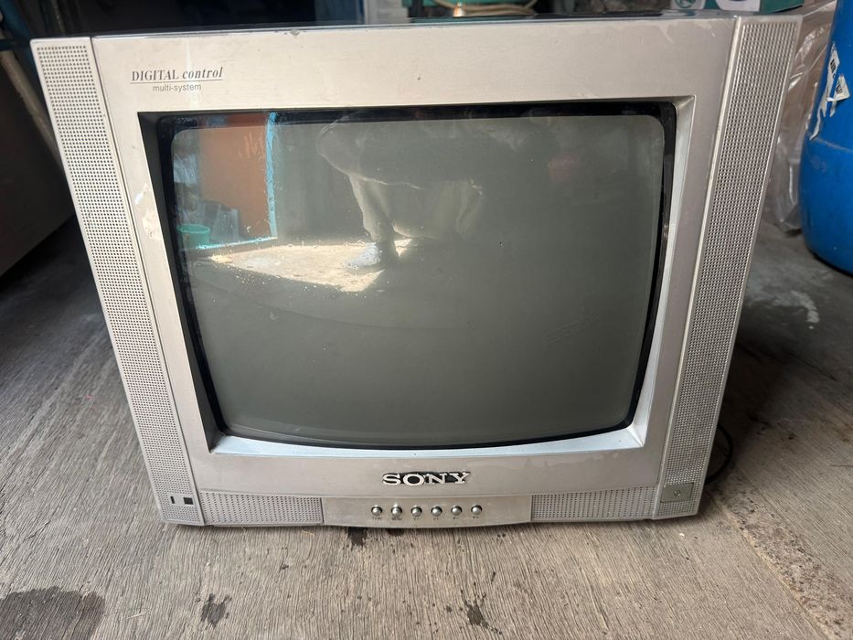Телевизор. Dvd плеер. Dvd player.