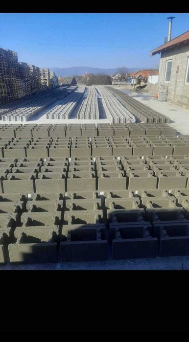 Vând bolțari de fundație și zidărie