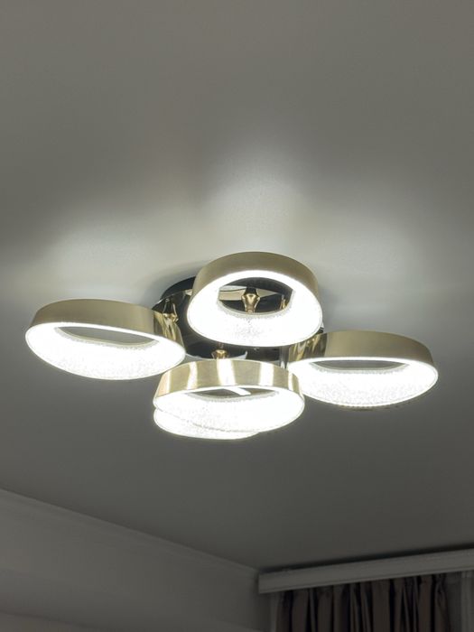 LED-люстра с пультом управления