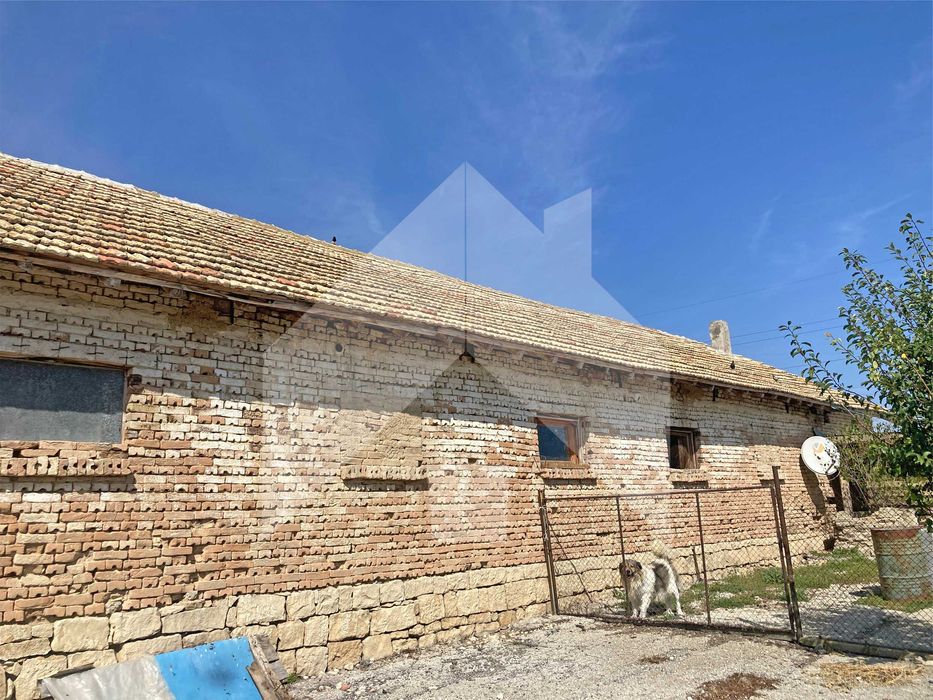 Продава БИЗНЕС имот ФЕРМА-стопанство в с. Зайчино ореше (Нови пазар).