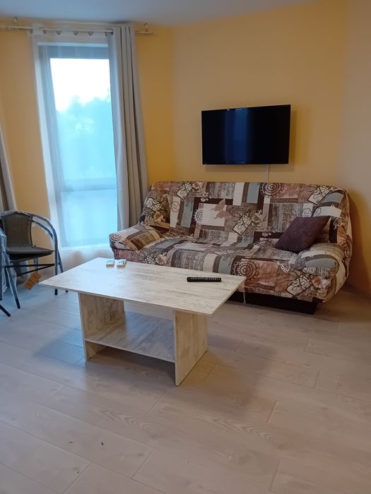 Холна маса почти не използвана