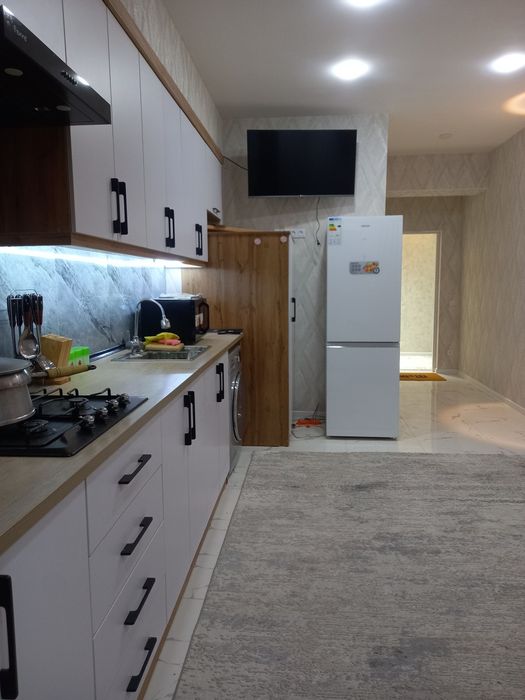 Сагдиана мед.колледж 5 этаж, 3 хона, 105 кв.м  уй сотилади