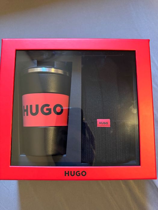 Set Căciulă si Termos HUGO originala