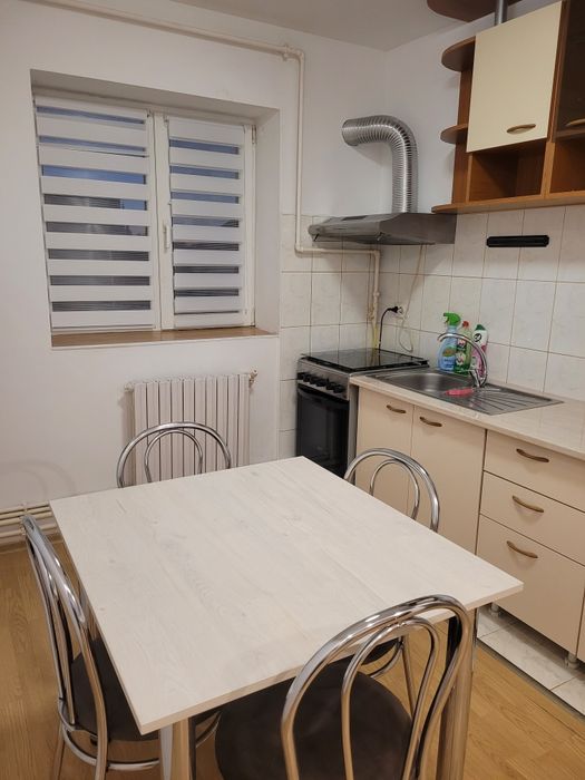 Apartament cu 2 camere de închiriat