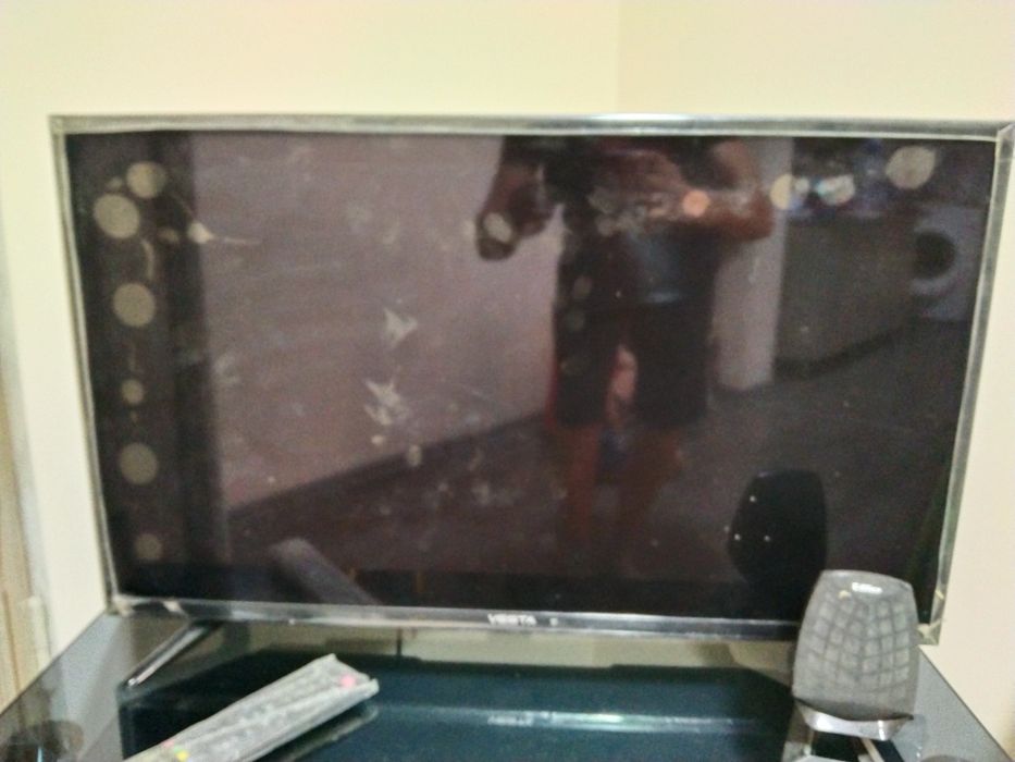 Продам тел на запчасти Веста икран сламался