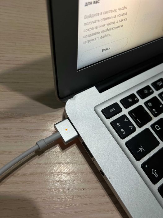 Macbook Air (13-inch, 2017)